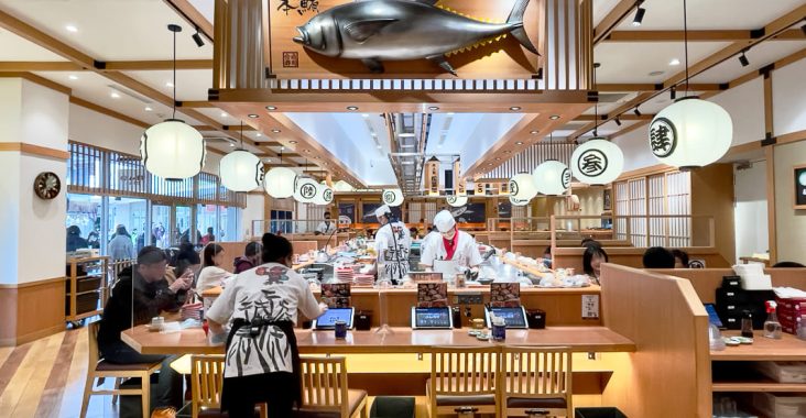 華泰Outlet必吃美食｜合點壽司中壢青埔店 挑戰壽司郎、藏壽司？問就是先拿號碼牌啦! @About Hsuan美美媽咪親子美食旅遊