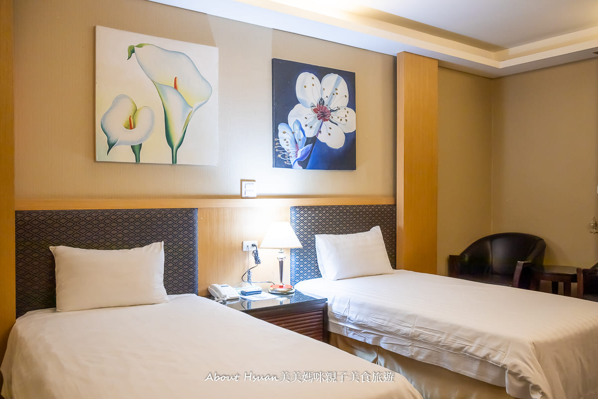 台東成功住宿東海岸海景渡假飯店房間內擁有獨立式觀景陽台能看到海景夜晚非常安靜的飯店@About Hsuan美美媽咪親子美食旅遊