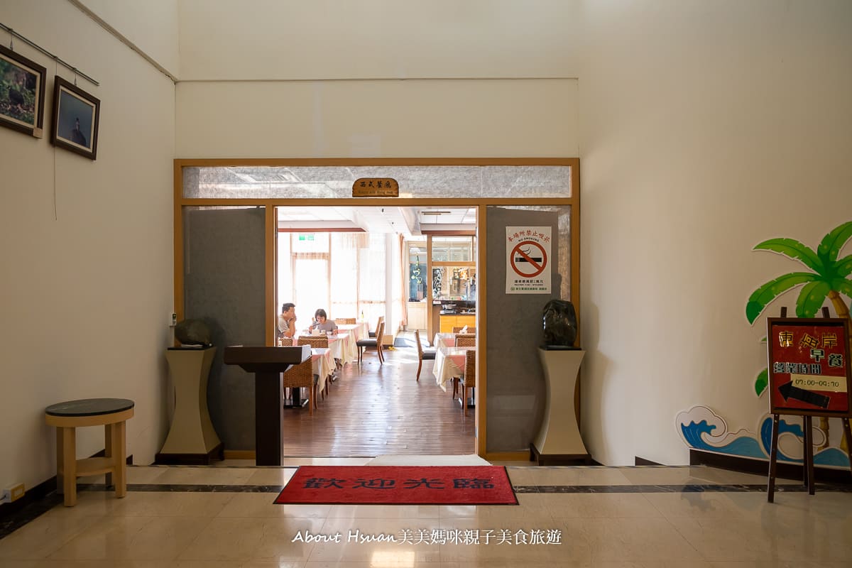 台東成功住宿東海岸海景渡假飯店房間內擁有獨立式觀景陽台能看到海景夜晚非常安靜的飯店@About Hsuan美美媽咪親子美食旅遊