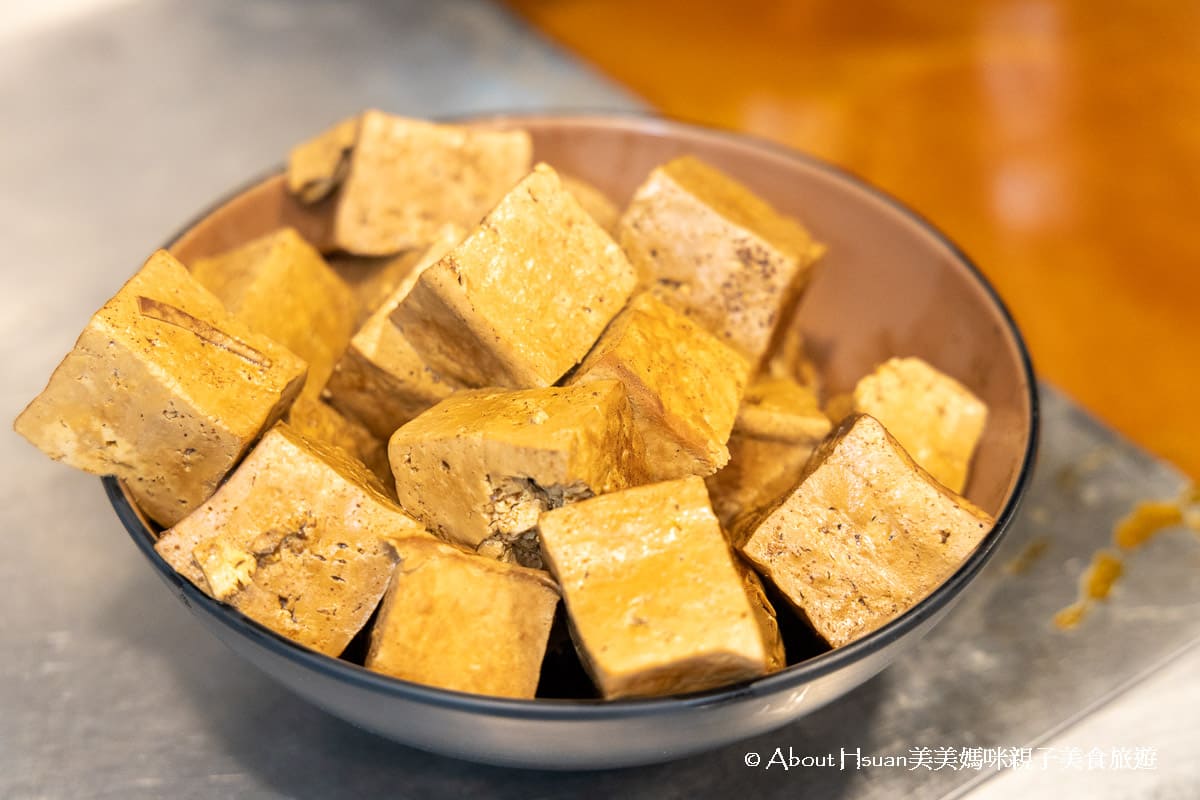 中壢車站商圈美食 麻辣食堂 食材品質不錯的中壢麻辣燙 但是別輕易挑戰大辣 會辣到你流淚啊! @About Hsuan美美媽咪親子美食旅遊