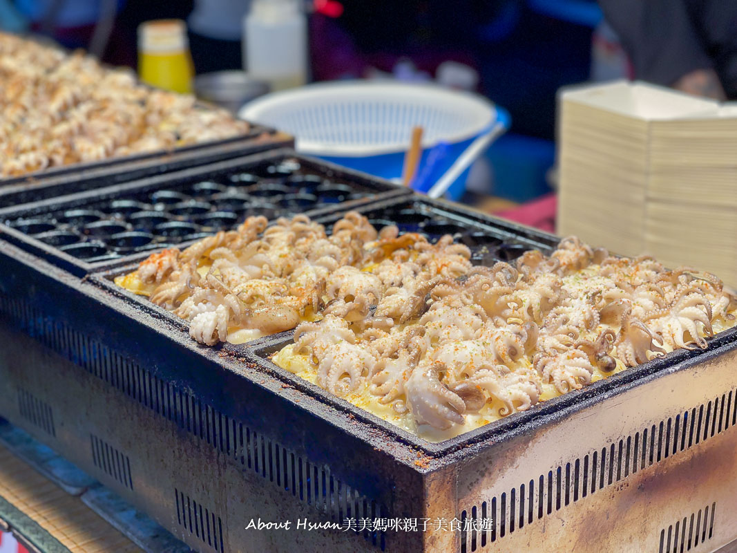 埔里景點 埔里城觀光夜市  夜市美食品項眾多 夜市牛排竟然還有Buffet自助免費吃? 格鬥機器人對戰? 就連下雨都有開的夜市 @About Hsuan美美媽咪親子美食旅遊