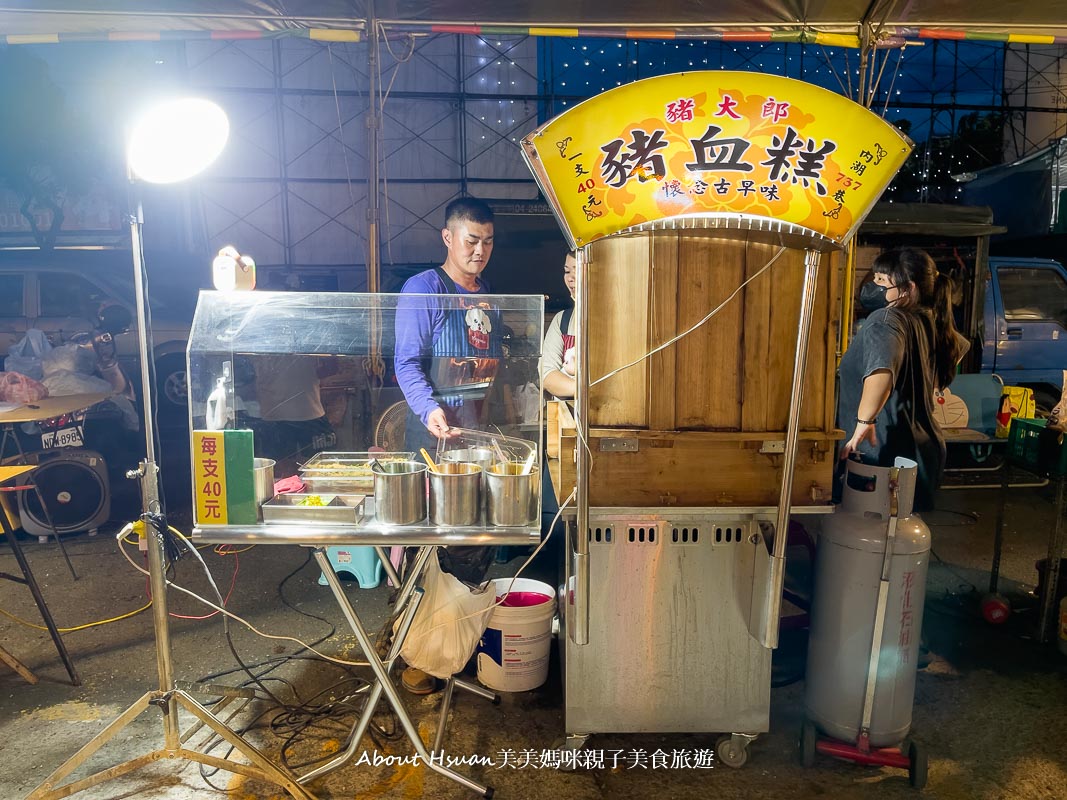 埔里景點 埔里城觀光夜市  夜市美食品項眾多 夜市牛排竟然還有Buffet自助免費吃? 格鬥機器人對戰? 就連下雨都有開的夜市 @About Hsuan美美媽咪親子美食旅遊