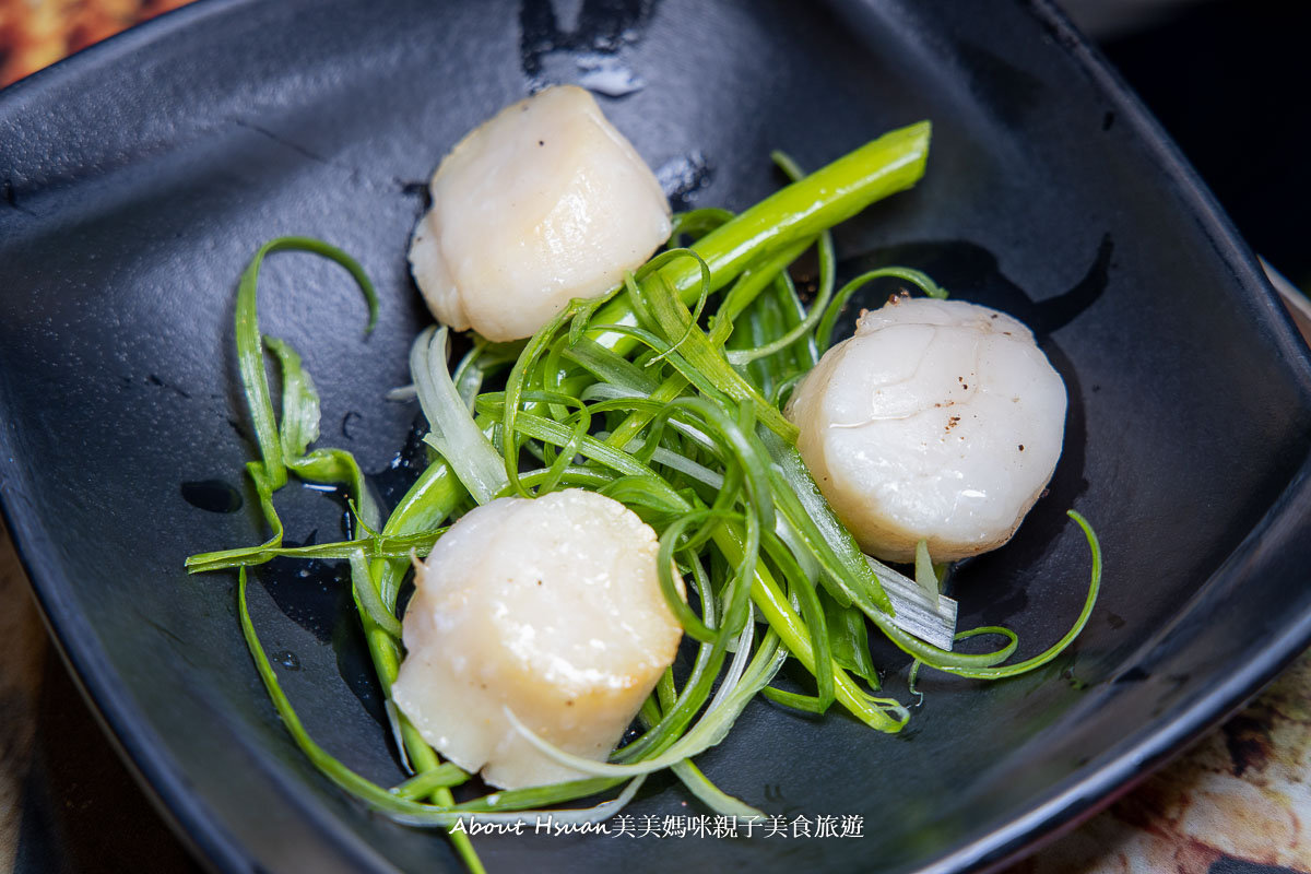 桃園夜市美食 花現烤物胡椒魚桃園中正店 怕土味的快來 這裡的魚現烤現做沒有土味 一大盤烤生蠔才賣$150 @About Hsuan美美媽咪親子美食旅遊