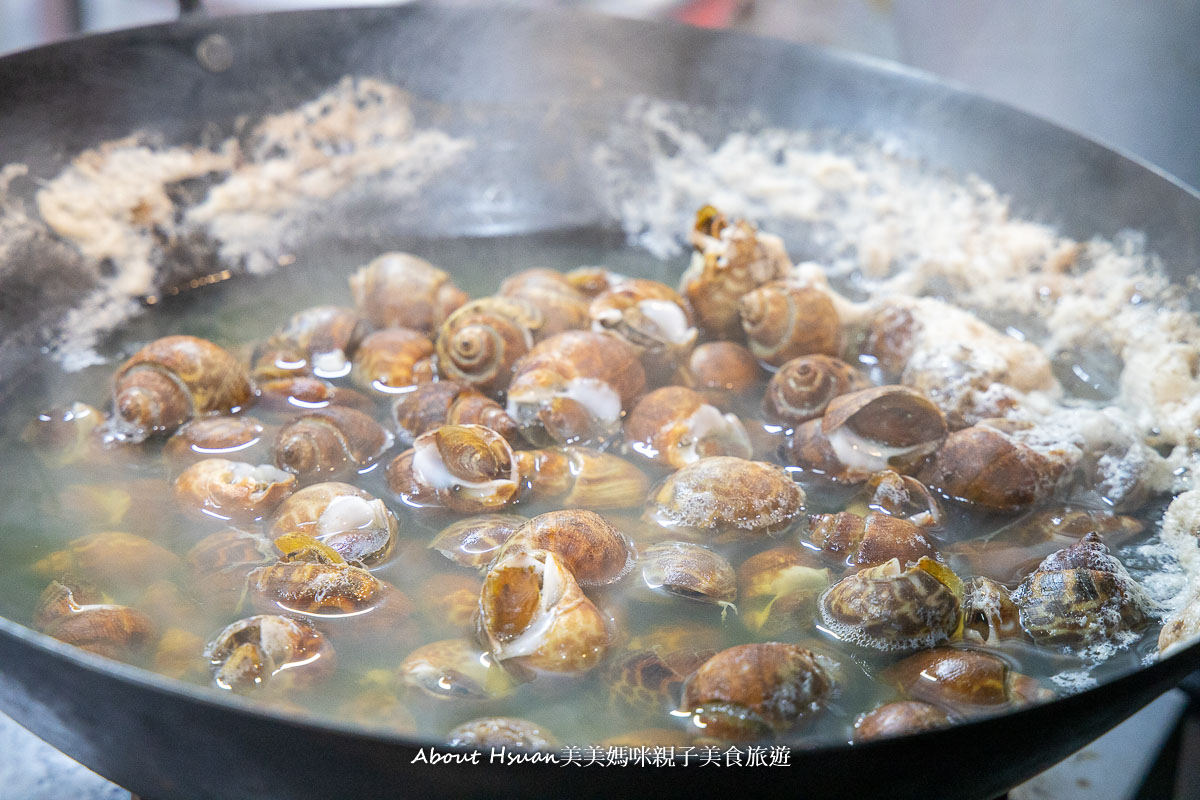 桃園夜市美食 花現烤物胡椒魚桃園中正店 怕土味的快來 這裡的魚現烤現做沒有土味 一大盤烤生蠔才賣$150 @About Hsuan美美媽咪親子美食旅遊