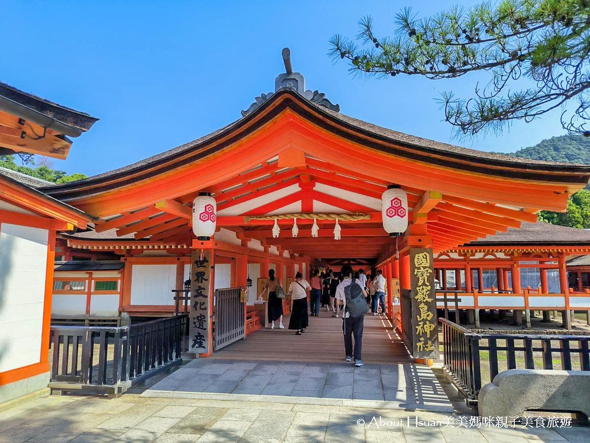 廣島自由行 廣島景點推薦 嚴島神社 擁有1400年歷史 需要搭船抵達的海上鳥居神社 必買獨家特有的鳥居造型冰淇淋 @About Hsuan美美媽咪親子美食旅遊