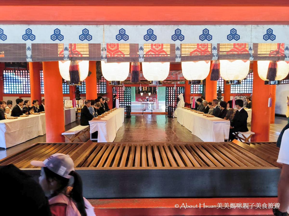 廣島自由行 廣島景點推薦 嚴島神社 擁有1400年歷史 需要搭船抵達的海上鳥居神社 必買獨家特有的鳥居造型冰淇淋 @About Hsuan美美媽咪親子美食旅遊