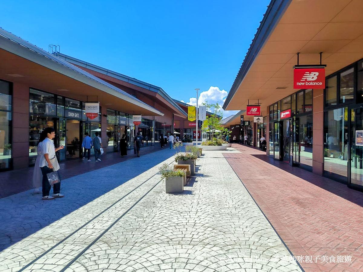 廣島自由行景點推薦 廣島最大的outlet購物中心-THE OUTLETS HIROSHIMA 寬敞舒適的環境 有吃有喝還能玩溜冰 竟然還有高空鞦韆可以玩 @About Hsuan美美媽咪親子美食旅遊