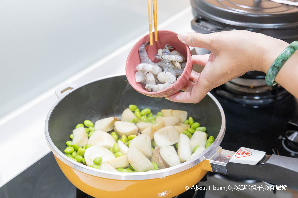 安永鮮物根島生態蝦仁 吃天然綠色浮游生物長大 無硼砂發泡 無藥物殘留 利用海水潮汐的野放海蝦 讓愛吃蝦仁的全家人 吃得更美味更健康 @About Hsuan美美媽咪親子美食旅遊