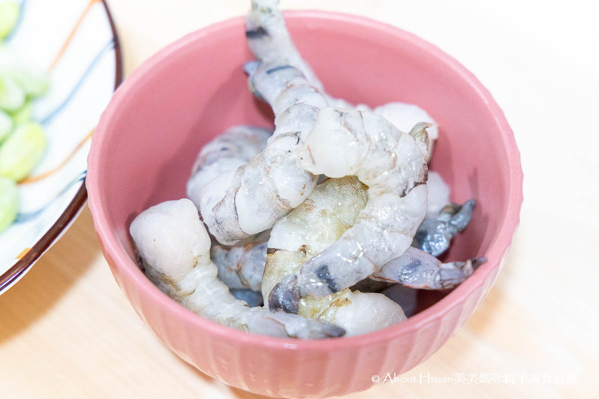 安永鮮物根島生態蝦仁 吃天然綠色浮游生物長大 無硼砂發泡 無藥物殘留 利用海水潮汐的野放海蝦 讓愛吃蝦仁的全家人 吃得更美味更健康 @About Hsuan美美媽咪親子美食旅遊