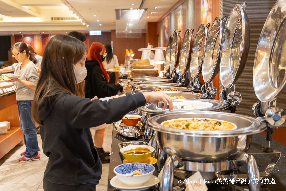 中壢吃到飽 古華花園飯店繽紛西餐廳 營業時段只有早餐與午餐唷! 古華酒藏同場加映 買威士忌的好地方 @About Hsuan美美媽咪親子美食旅遊