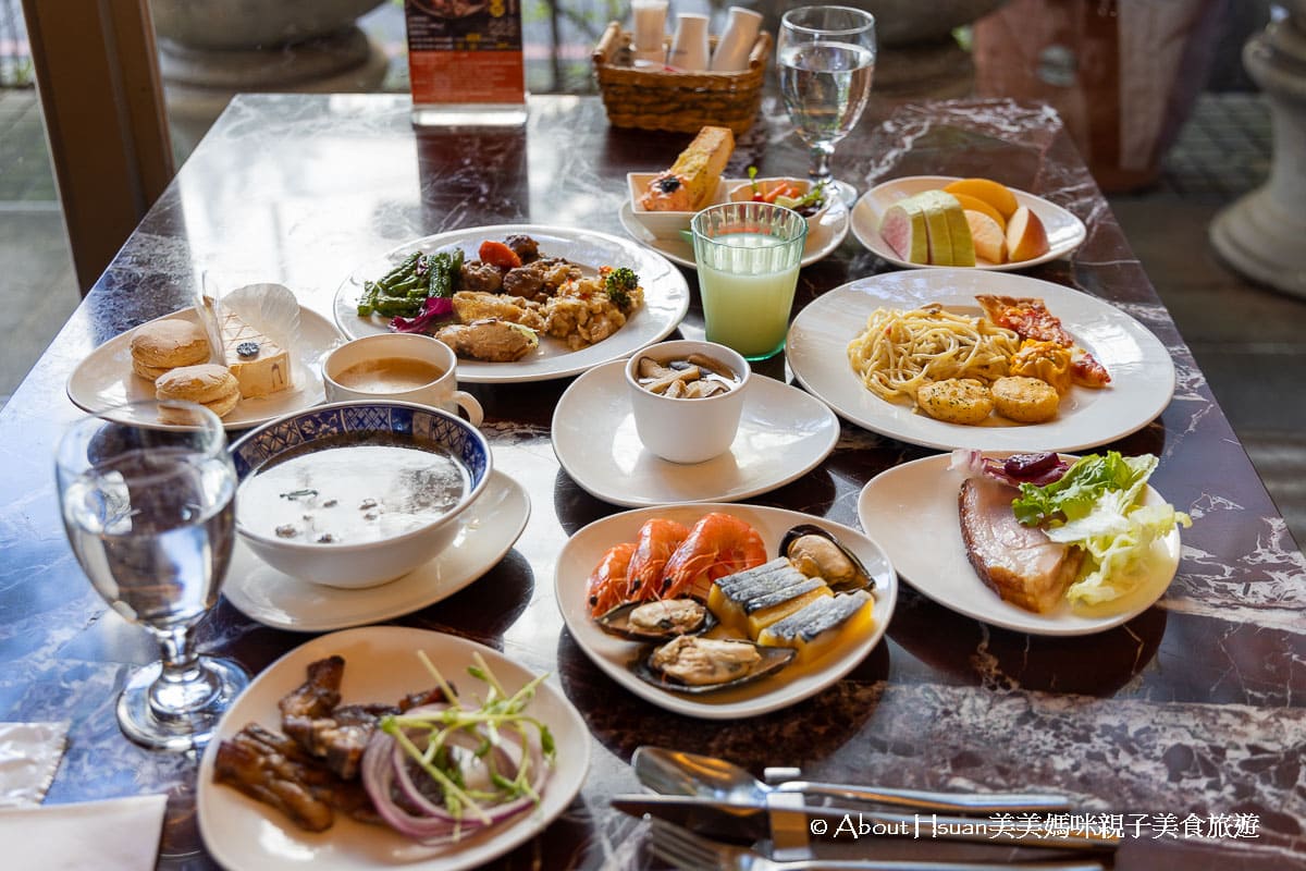 中壢吃到飽 古華花園飯店繽紛西餐廳 營業時段只有早餐與午餐唷! 古華酒藏同場加映 買威士忌的好地方 @About Hsuan美美媽咪親子美食旅遊