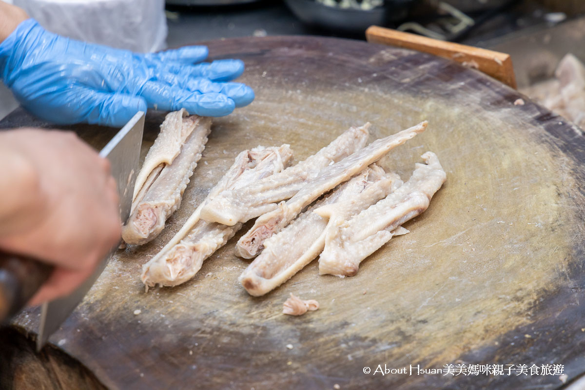 國鼎鵝肉飯楊梅店 中壢知名的鵝肉飯來展店了! 楊梅店全新開幕 僅提供外帶 鄰近楊梅火車站的楊梅車站美食 @About Hsuan美美媽咪親子美食旅遊