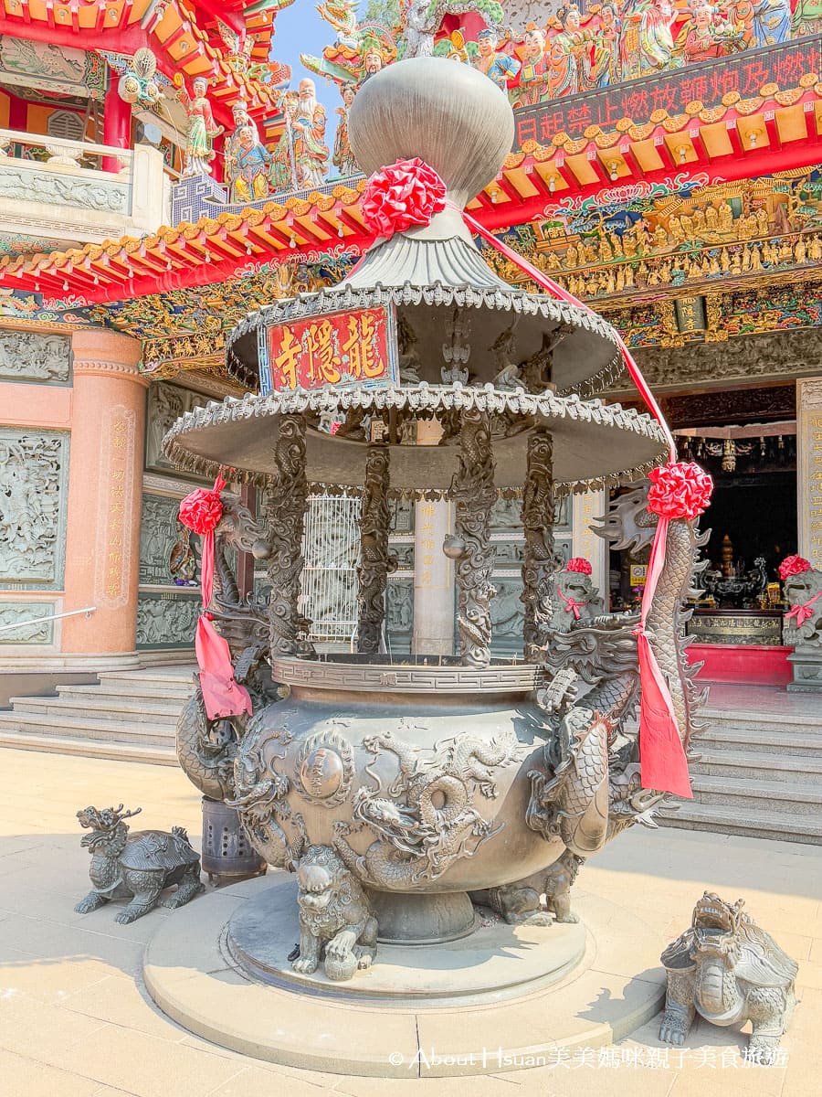 阿里山景點 觸口龍隱寺參拜濟公 阿里山國家風景區裡的知名廟宇 就連電視劇取景都來這裡拍攝500集 @About Hsuan美美媽咪親子美食旅遊