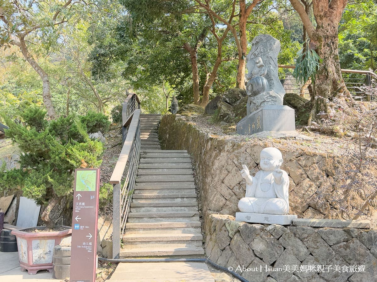 阿里山景點 觸口龍隱寺參拜濟公 阿里山國家風景區裡的知名廟宇 就連電視劇取景都來這裡拍攝500集 @About Hsuan美美媽咪親子美食旅遊