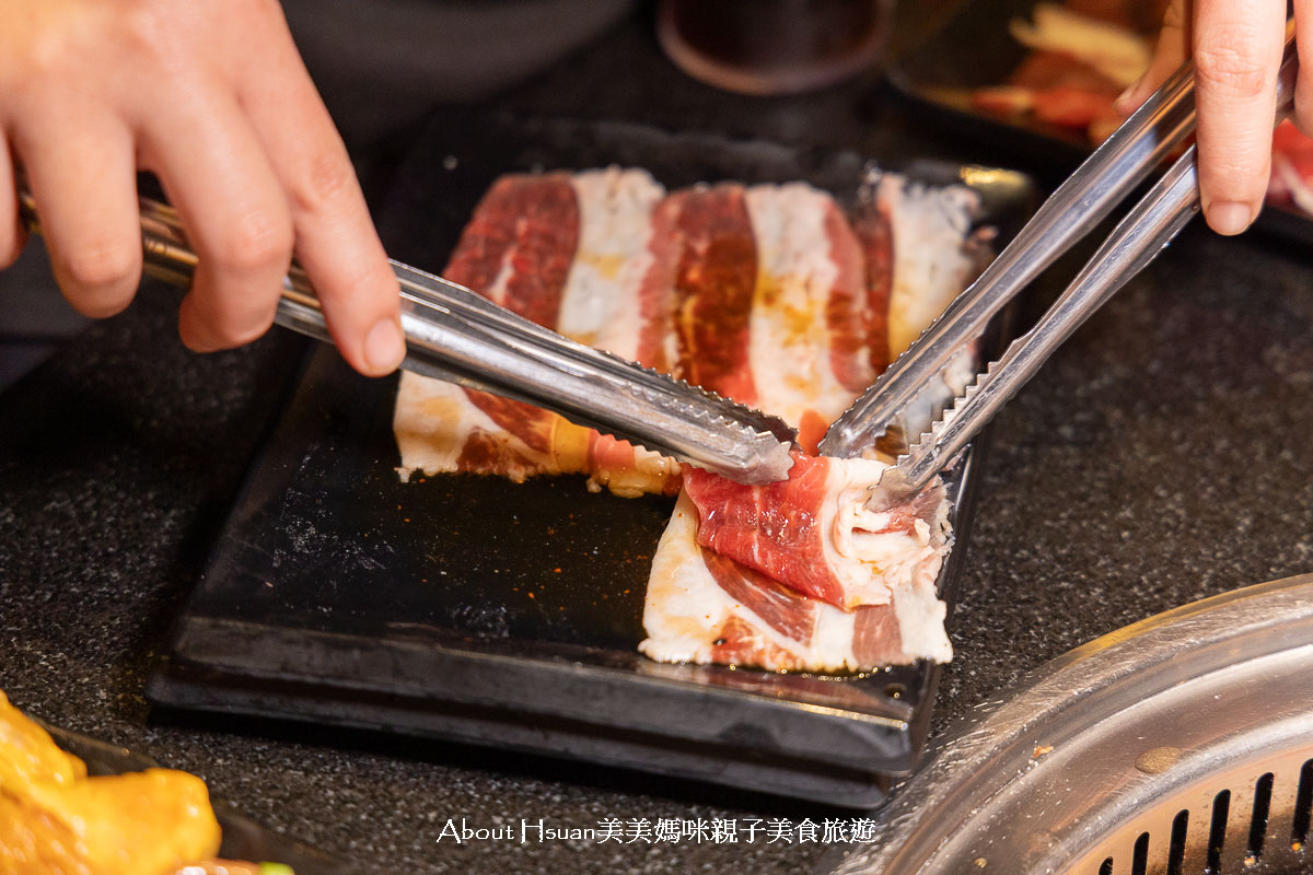 中壢胖肚肚燒肉全台最高CP值燒肉之一平日一個人最低只要$499就可以享有自助吧、牛豬雞肉與海鮮吃到飽@