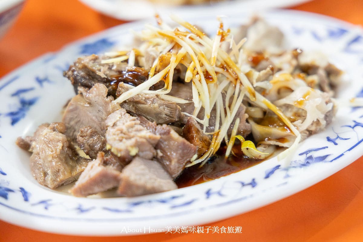 花蓮吉安美食 台東人麵店 古早味切仔麵的好味道 越晚人越多 吉安晚餐、吉安宵夜的好選擇 @About Hsuan美美媽咪親子美食旅遊
