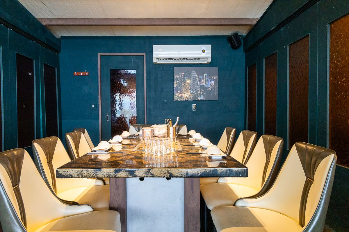 陽明山景觀餐廳 八卦夜未眠 絕美山中包廂 露天座位  中式料理、BBQ、活體海鮮料理聚餐 60個停車位提供 北市遠離塵囂聚餐的好選擇 @About Hsuan美美媽咪親子美食旅遊