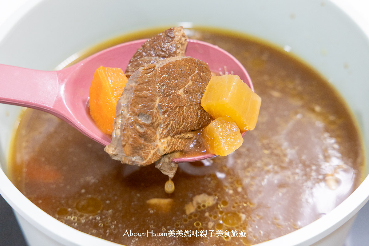 無添加牛肉麵 挑嘴老爸馥桂紅燒牛肉麵 無添加卻好美味! 食材用料的高品質 吃過就知道 @About Hsuan美美媽咪親子美食旅遊