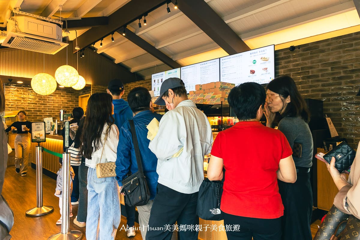 大溪景點 星巴克大溪公園門市 被譽為全台最日風的星巴克 木造日式老屋 超級療癒系窗景公園第一排 @About Hsuan美美媽咪親子美食旅遊