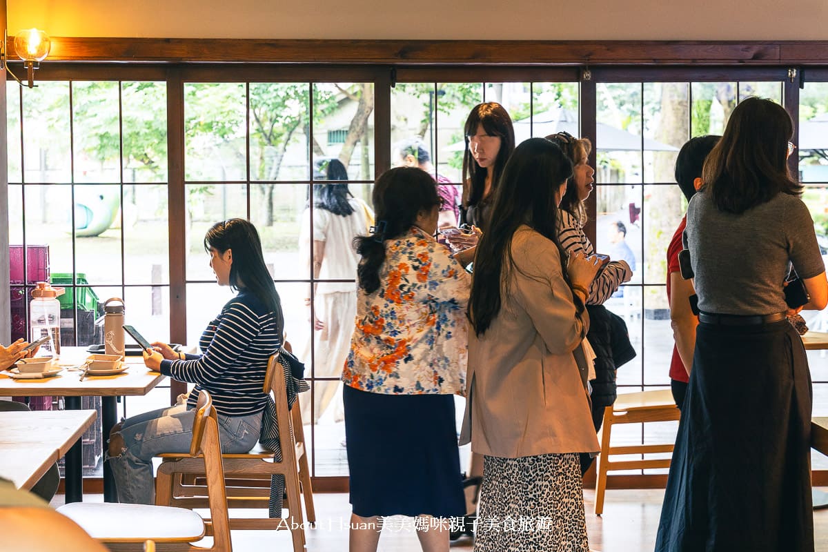 大溪景點 星巴克大溪公園門市 被譽為全台最日風的星巴克 木造日式老屋 超級療癒系窗景公園第一排 @About Hsuan美美媽咪親子美食旅遊