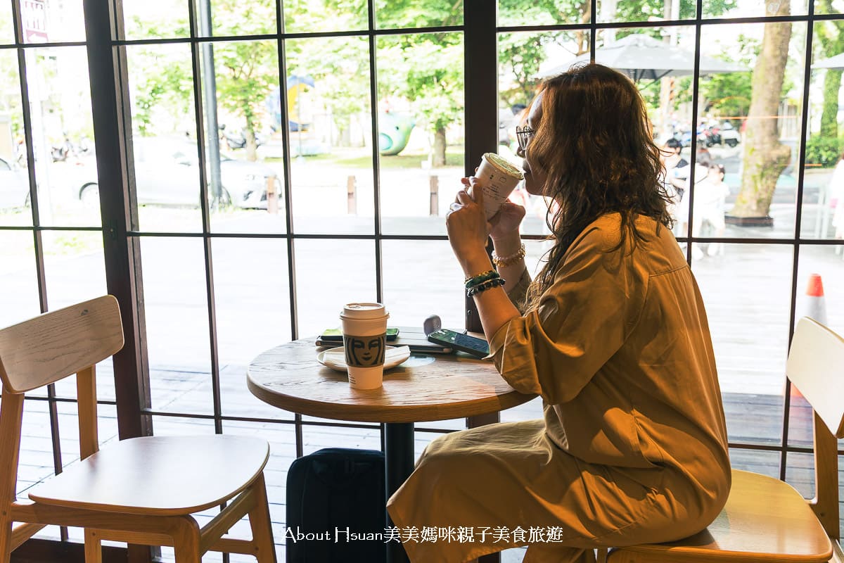 大溪景點 星巴克大溪公園門市 被譽為全台最日風的星巴克 木造日式老屋 超級療癒系窗景公園第一排 @About Hsuan美美媽咪親子美食旅遊