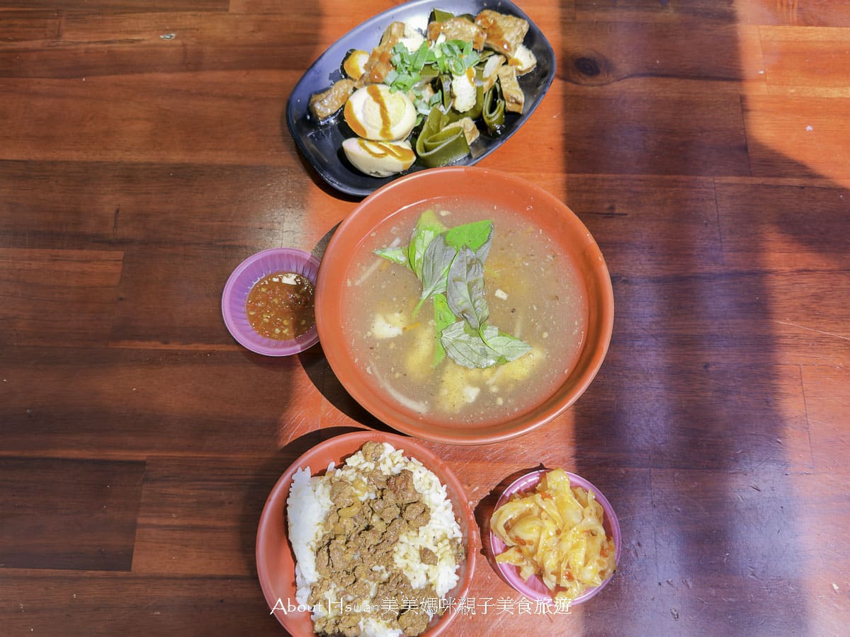 中壢過嶺美食 焿霸王過嶺店 位於松勇路上的過嶺社區銅板美食 @About Hsuan美美媽咪親子美食旅遊