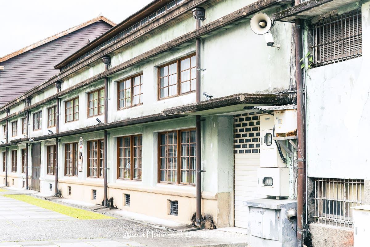 花蓮景點推薦 花蓮文化創意產業園區結合花蓮流行音樂AI實驗基地 能玩自創歌曲MV免收費 園區大有綠地 建築好美還常有免費展覽 @About Hsuan美美媽咪親子美食旅遊