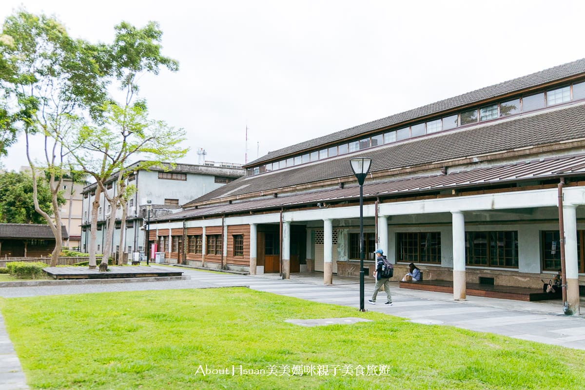 花蓮景點推薦 花蓮文化創意產業園區結合花蓮流行音樂AI實驗基地 能玩自創歌曲MV免收費 園區大有綠地 建築好美還常有免費展覽 @About Hsuan美美媽咪親子美食旅遊