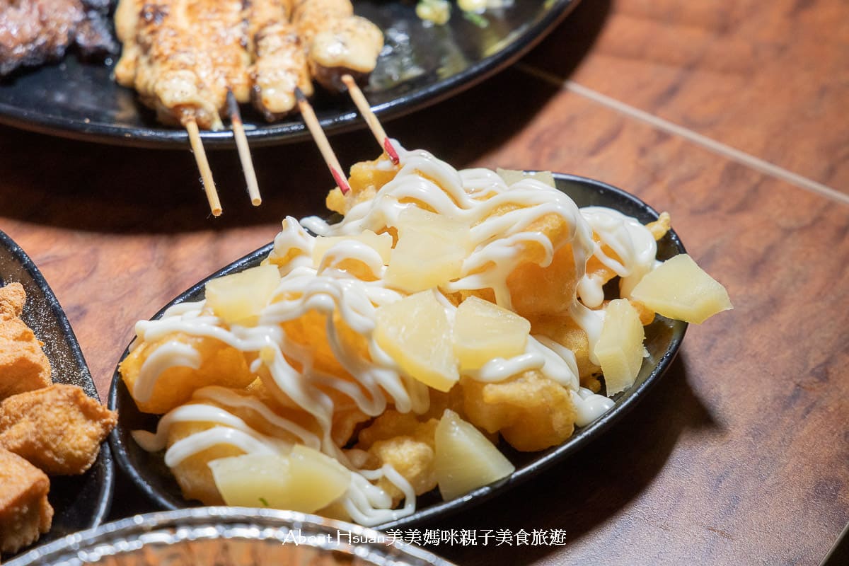 雞老闆桶仔雞景美店 景美聚餐慶生吃宵夜的新選擇 交通便利 景美捷運站2號出口走路2分鐘即抵達 @About Hsuan美美媽咪親子美食旅遊