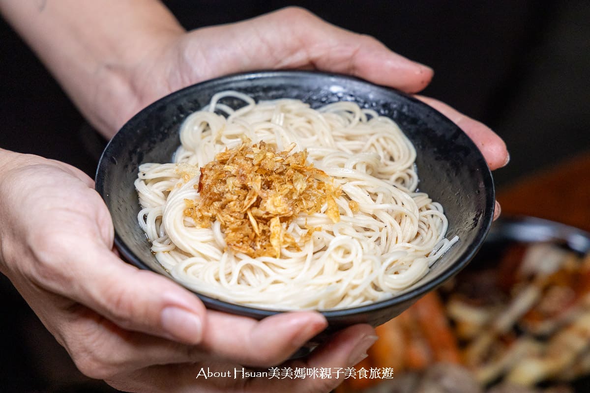 雞老闆桶仔雞景美店 景美聚餐慶生吃宵夜的新選擇 交通便利 景美捷運站2號出口走路2分鐘即抵達 @About Hsuan美美媽咪親子美食旅遊