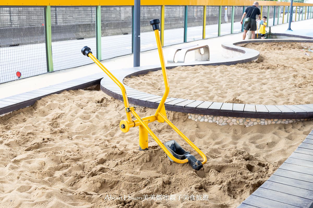 頭洲魅力公園 農漁主題打造的桃園新屋親子景點 免曬太陽不怕下雨有停車場 雖然地點冷門設施不算多 但是乾淨好玩 @About Hsuan美美媽咪親子美食旅遊