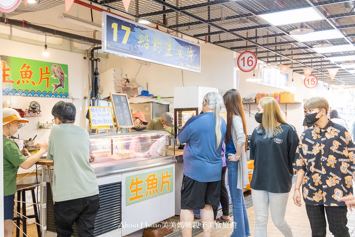 龜吼漁夫市集 買漁獲看海景吃美食一次滿足 高挑韓系質感熱炒座位區 浪漫吃海膽萬里蟹 @About Hsuan美美媽咪親子美食旅遊