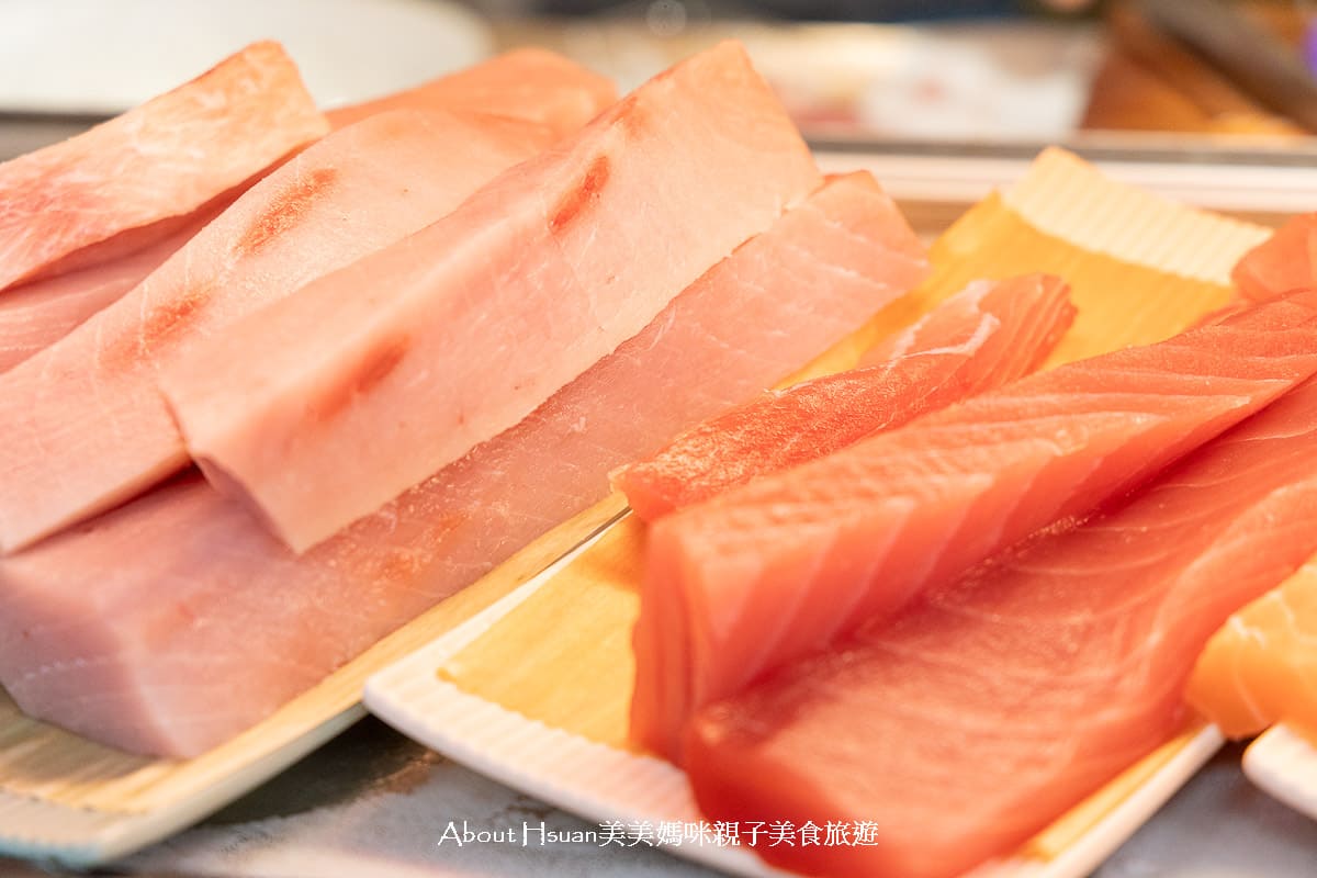 龜吼漁夫市集 買漁獲看海景吃美食一次滿足 高挑韓系質感熱炒座位區 浪漫吃海膽萬里蟹 @About Hsuan美美媽咪親子美食旅遊