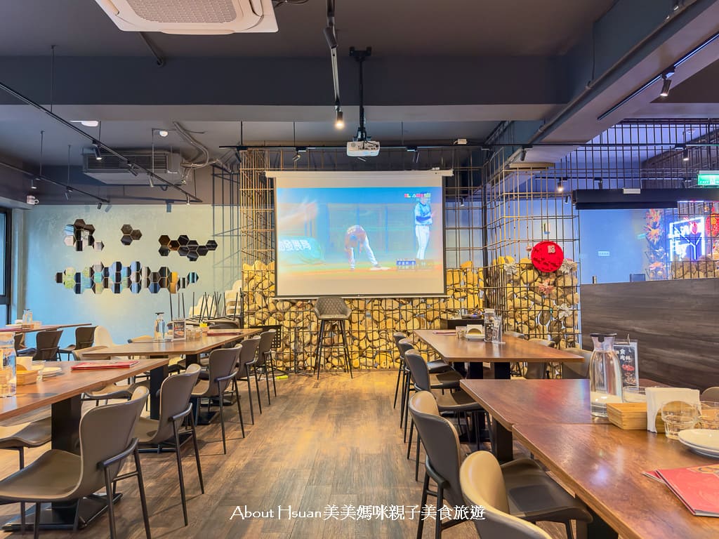 三峽北大特區美食推薦 亨聚餐酒館 菜色好吃聚餐氣氛好 假日還有駐唱歌手 @About Hsuan美美媽咪親子美食旅遊