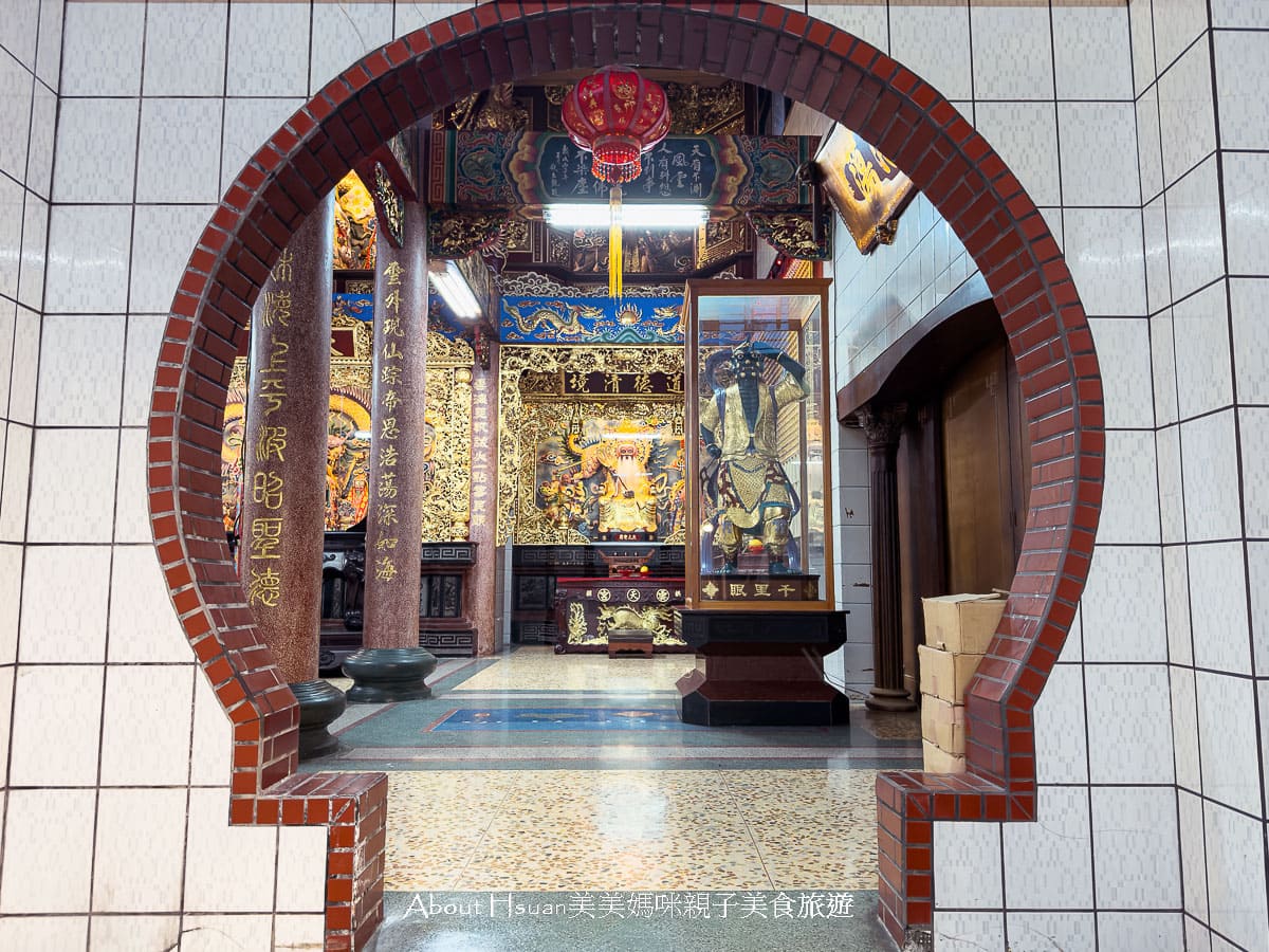 台61線景點  苗栗通霄拱朝雲天宮 療癒系台61線廟宇景點 來體驗月亮、藍調時光與大海同框的幸福 @About Hsuan美美媽咪親子美食旅遊