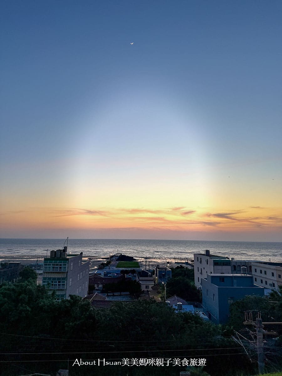 台61線景點  苗栗通霄拱朝雲天宮 療癒系台61線廟宇景點 來體驗月亮、藍調時光與大海同框的幸福 @About Hsuan美美媽咪親子美食旅遊