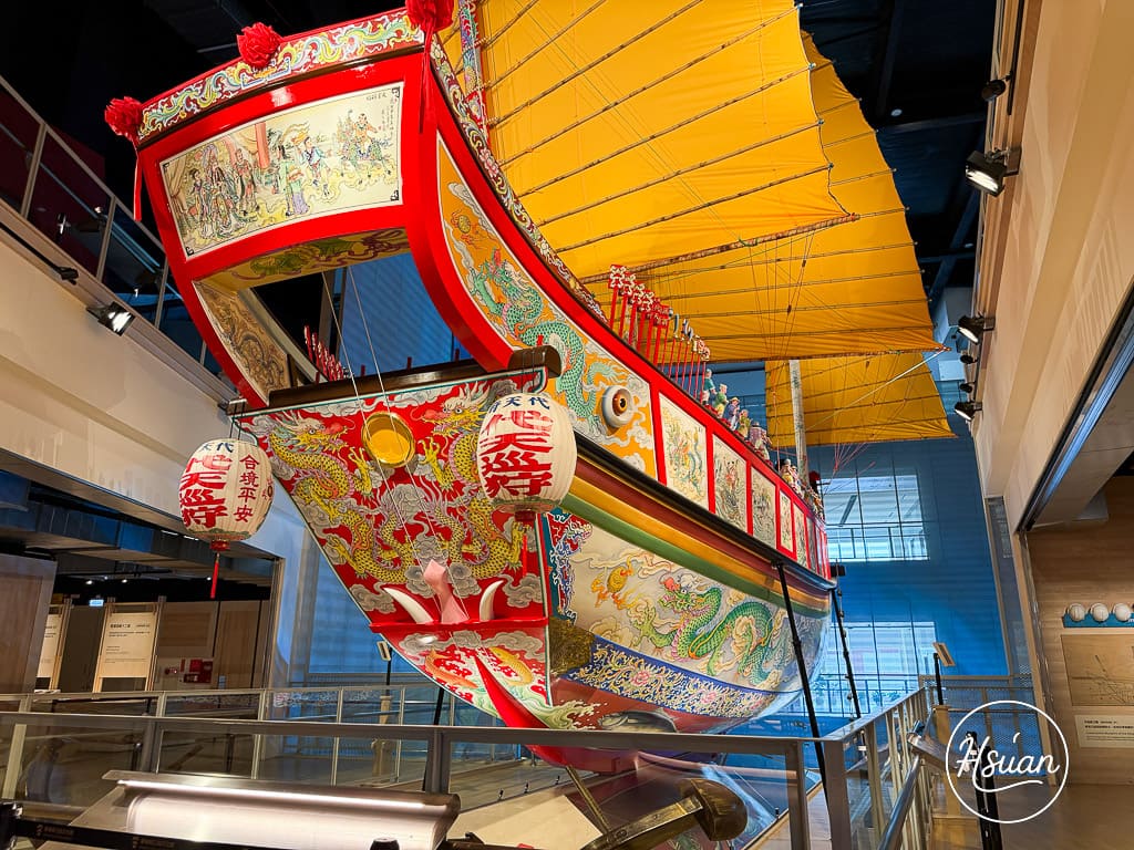 屏東縣王船文化館 屏東東港景點 講述王船文化歷史 從開場的環形沉浸式劇場就讓人目不轉睛 @About Hsuan美美媽咪親子美食旅遊