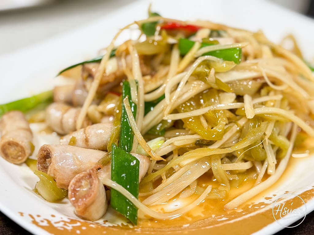 台中石岡美食 石岡担担麵 有鵝肉有豬腳還有免費停車場 一桌超過10道菜只要2千出頭 菜色份量多到吃不完 @About Hsuan美美媽咪親子美食旅遊