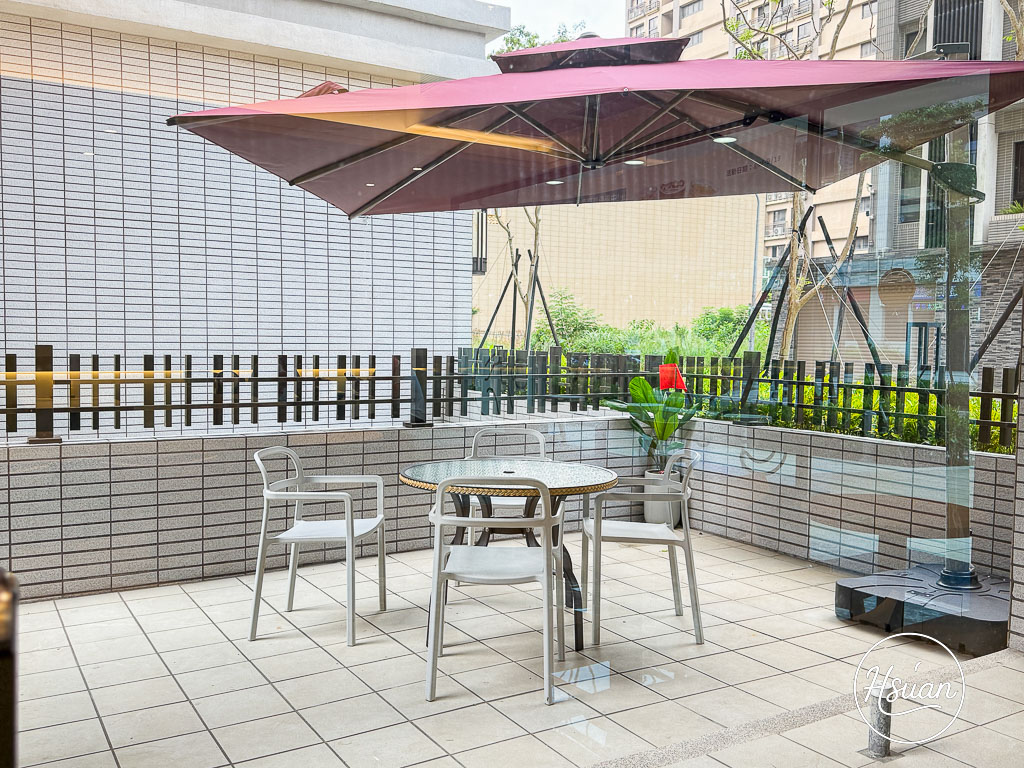 過嶺美食推薦｜Caffe Bene咖啡伴過嶺店 中壢平價咖啡、必吃鬆餅、韓國捏飯，有插座是讀書工作首選！ @About Hsuan美美媽咪親子美食旅遊