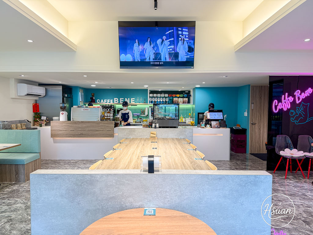 過嶺美食推薦｜Caffe Bene咖啡伴過嶺店 中壢平價咖啡、必吃鬆餅、韓國捏飯，有插座是讀書工作首選！ @About Hsuan美美媽咪親子美食旅遊