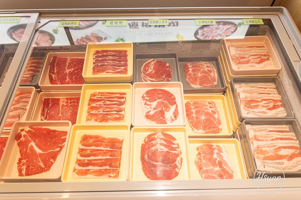 中壢火鍋串燒吃到飽推薦｜呀屋火鍋烤串中壢店，全新開幕大份量肉盤隨你拿！ @About Hsuan美美媽咪親子美食旅遊