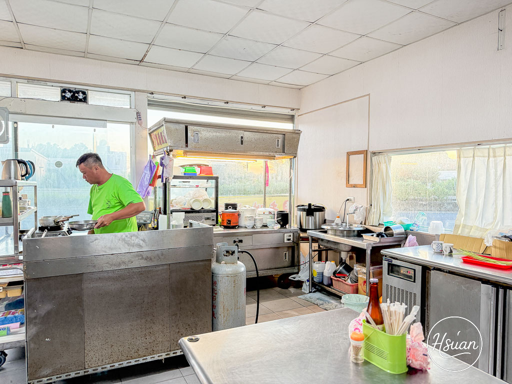 屏東車城美食｜李家東港古早味飯湯 樸實卻驚豔 必吃飯湯 、蚵仔煎蛋、海鮮麵，在地人也愛的古早味美食！ @About Hsuan美美媽咪親子美食旅遊