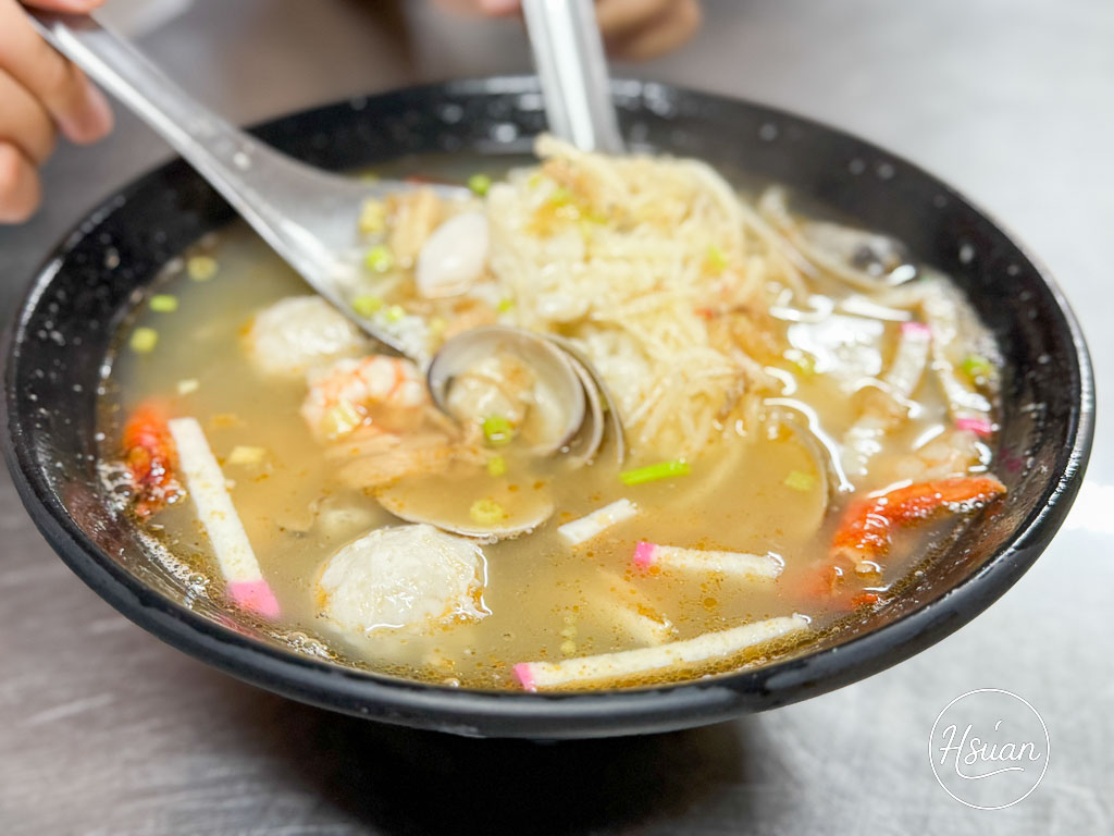 屏東車城美食｜李家東港古早味飯湯 樸實卻驚豔 必吃飯湯 、蚵仔煎蛋、海鮮麵，在地人也愛的古早味美食！ @About Hsuan美美媽咪親子美食旅遊
