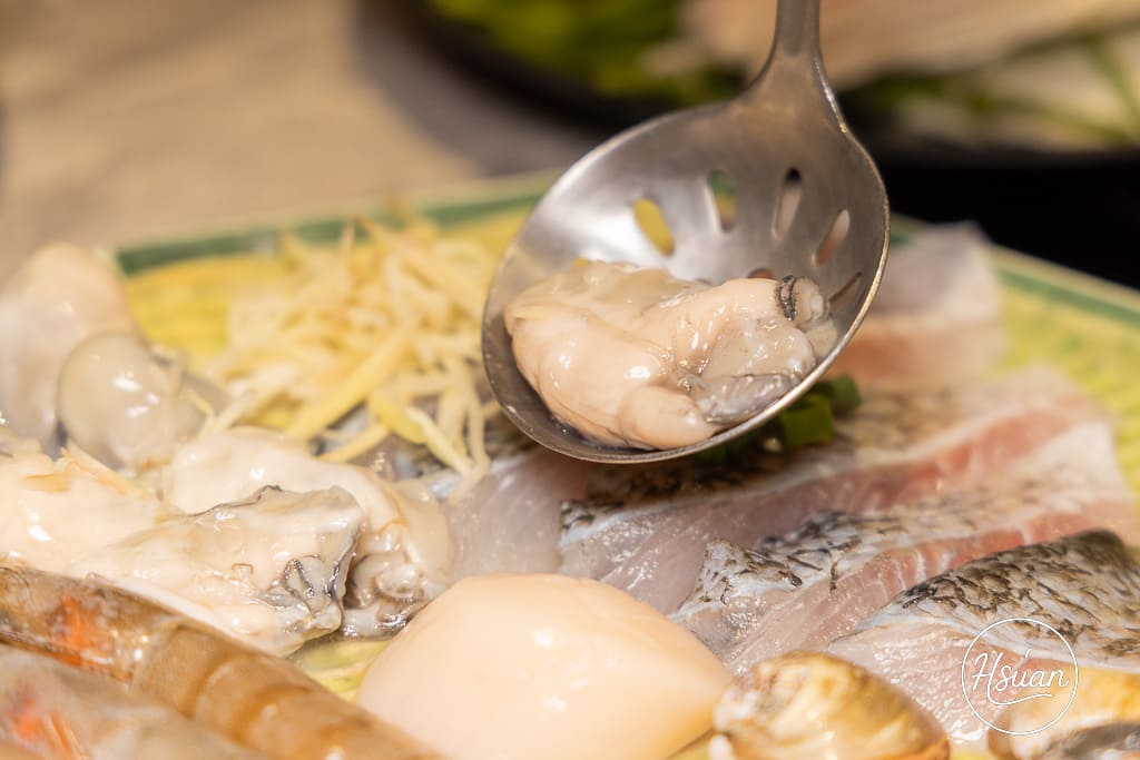 蘆洲$399吃到飽 涮飽飽石頭火鍋 牛豬雞羊魚肉食材隨你吃，還不收服務費! 鄰近捷運新蘆線三民高中站 @About Hsuan美美媽咪親子美食旅遊