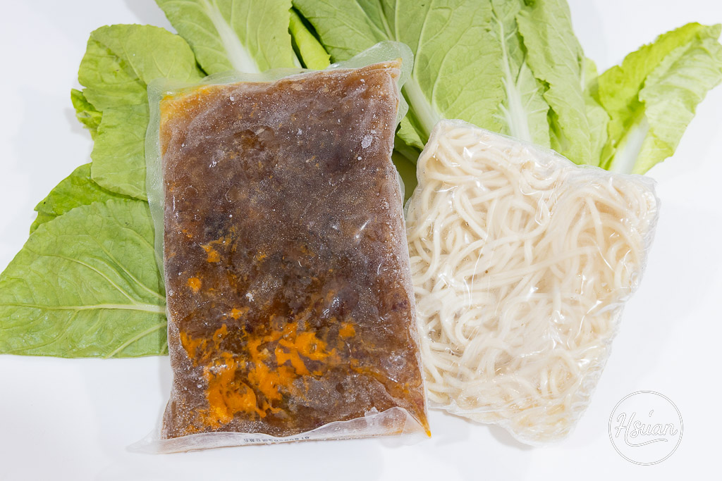 萬萬兩K歌必點味｜宅配冷凍牛肉麵、冷凍水餃推薦！在家輕鬆享受KTV紅燒酸菜雙拼牛肉麵、高麗菜韭黃豬肉餃子 @About Hsuan美美媽咪親子美食旅遊