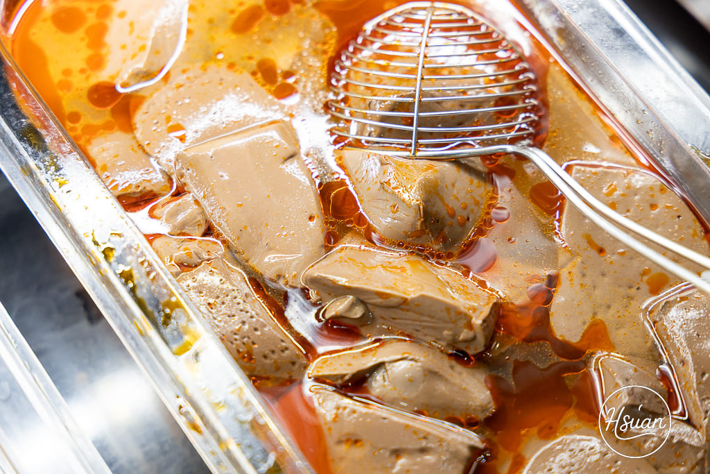 中壢中原美食新選擇！【蹭秤】夜店風麻辣燙x豚骨海鮮拉麵，自由配就是爽，營業到凌晨！ @About Hsuan美美媽咪親子美食旅遊