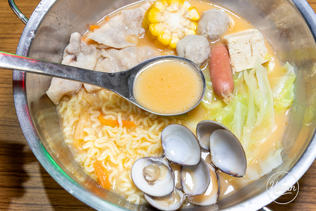 中壢中原美食新選擇！【蹭秤】夜店風麻辣燙x豚骨海鮮拉麵，自由配就是爽，營業到凌晨！ @About Hsuan美美媽咪親子美食旅遊