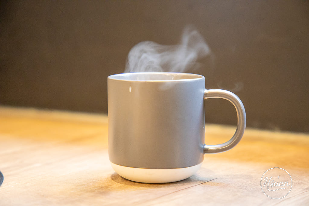 真香石頭火鍋｜林口最特別的石頭火鍋店！吃刈包、日式鯖魚釜燒飯，享受與眾不同的酸菜鍋、麻辣鍋還有星巴克咖啡+紅茶花伝無限喝 @About Hsuan美美媽咪親子美食旅遊