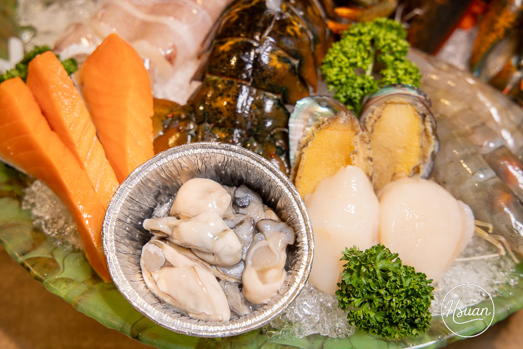 真香石頭火鍋｜林口最特別的石頭火鍋店！吃刈包、日式鯖魚釜燒飯，享受與眾不同的酸菜鍋、麻辣鍋還有星巴克咖啡+紅茶花伝無限喝 @About Hsuan美美媽咪親子美食旅遊