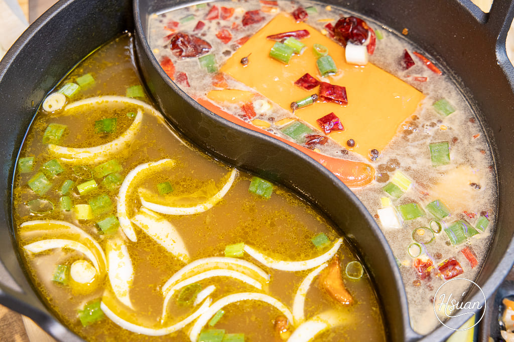 真香石頭火鍋｜林口最特別的石頭火鍋店！吃刈包、日式鯖魚釜燒飯，享受與眾不同的酸菜鍋、麻辣鍋還有星巴克咖啡+紅茶花伝無限喝 @About Hsuan美美媽咪親子美食旅遊